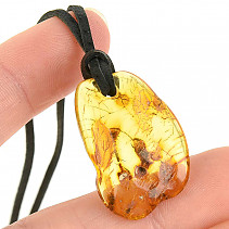 Amber pendant (on black leather 2.5g)