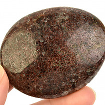 Smooth garnet stone from Madagascar 144g