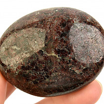 Smooth garnet stone from Madagascar 129g