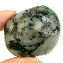 Emerald stone 35.9g