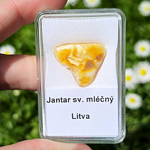 Light milky amber (Lithuania) 1.9g