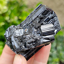 Turmalín černý skoryl krystal (108g) z Madagaskaru