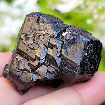 Granát melanit surový krystal Mali 77g