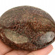 Hladký kámen granát z Madagaskaru 144g
